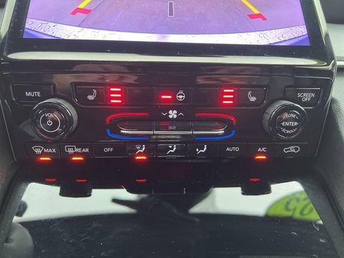 Certified 2025 Jeep Grand Cherokee Limited image 29