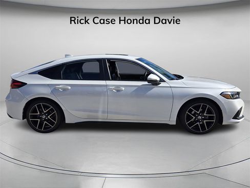 Certified 2024 Honda Civic Sport Touring image 3