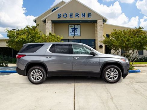 Used 2021 Chevrolet Traverse LS FWD image 6