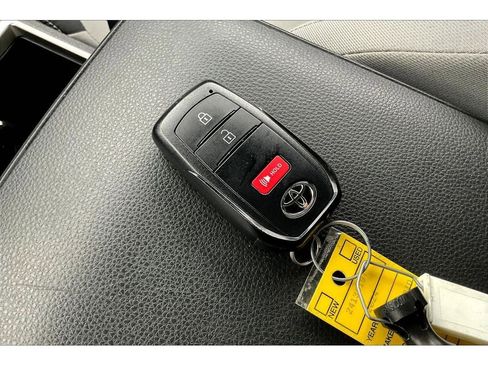 Used 2024 Toyota Tacoma TRD Sport image 14