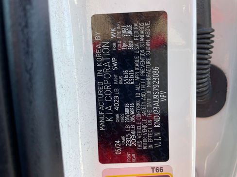 Used 2025 Kia Soul LX w/ LX Technology Package image 27