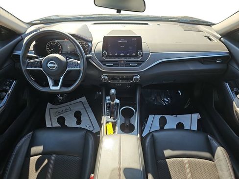 Used 2024 Nissan Altima 2.5 SR FWD image 13