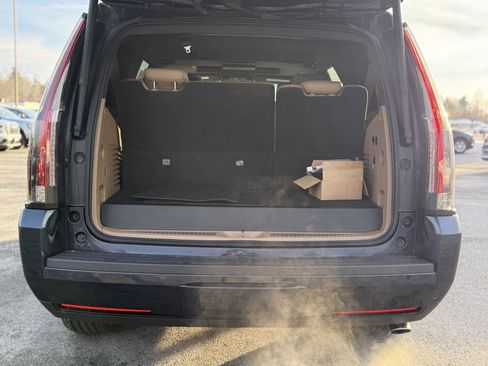 Used 2018 Cadillac Escalade Platinum image 10