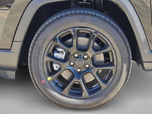 New 2026 Jeep Compass Latitude image 17