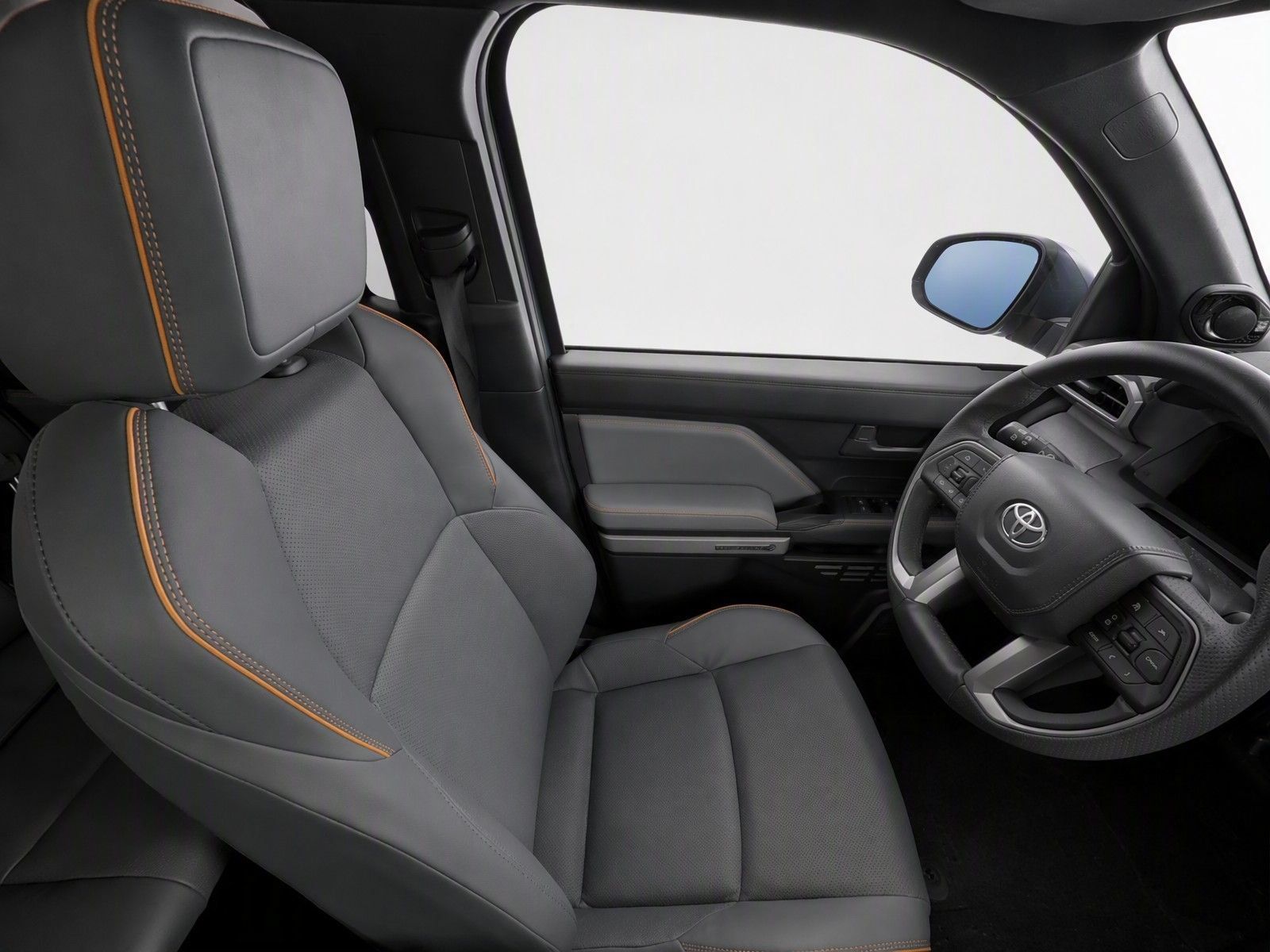 Used 2025 Toyota 4Runner Trailhunter AWD/4WD image 12
