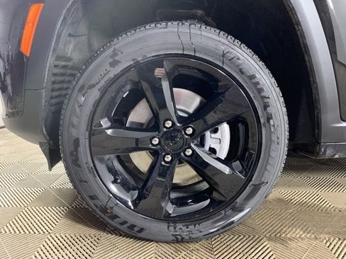 New 2025 Jeep Grand Cherokee L Altitude image 8