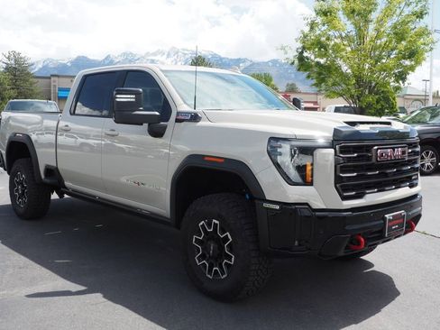 Used 2026 GMC Sierra 2500 AT4X AWD/4WD image 5