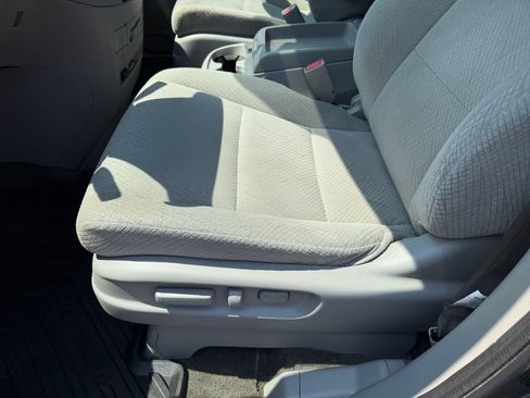 Used 2016 Honda Odyssey SE image 25