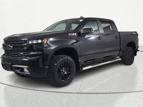Used 2021 Chevrolet Silverado 1500 LT Trail Boss w/ Convenience Package II image 2
