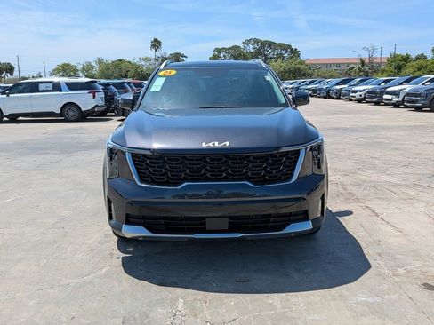 Certified 2025 Kia Sorento S w/ Panoramic Sunroof Package FWD image 3