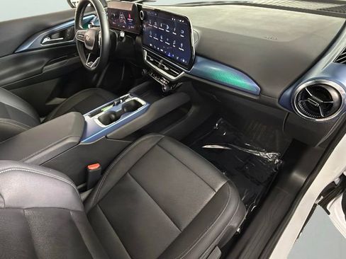 Certified 2025 Chevrolet Equinox EV LT w/ Convenience Package image 33