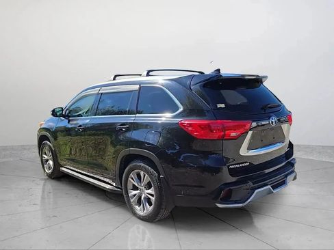 Used 2015 Toyota Highlander XLE image 26
