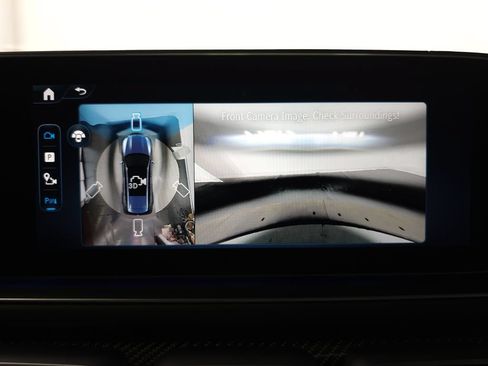 Used 2025 Mercedes-Benz GLS 63 AMG 4MATIC image 21