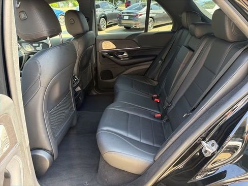 Used 2022 Mercedes-Benz GLE 350 4MATIC w/ Premium Package image 16