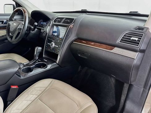 Used 2017 Ford Explorer Platinum AWD/4WD image 38