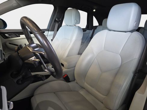 Used 2019 Porsche Macan S AWD/4WD image 17