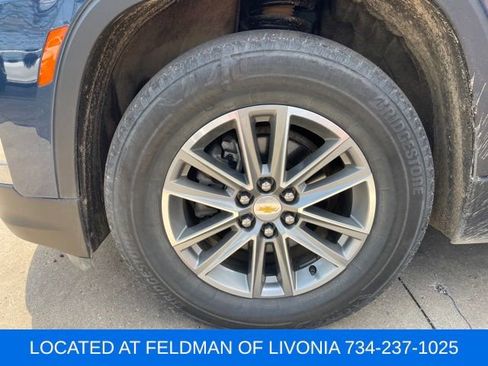 Used 2023 Chevrolet Traverse LT FWD image 6