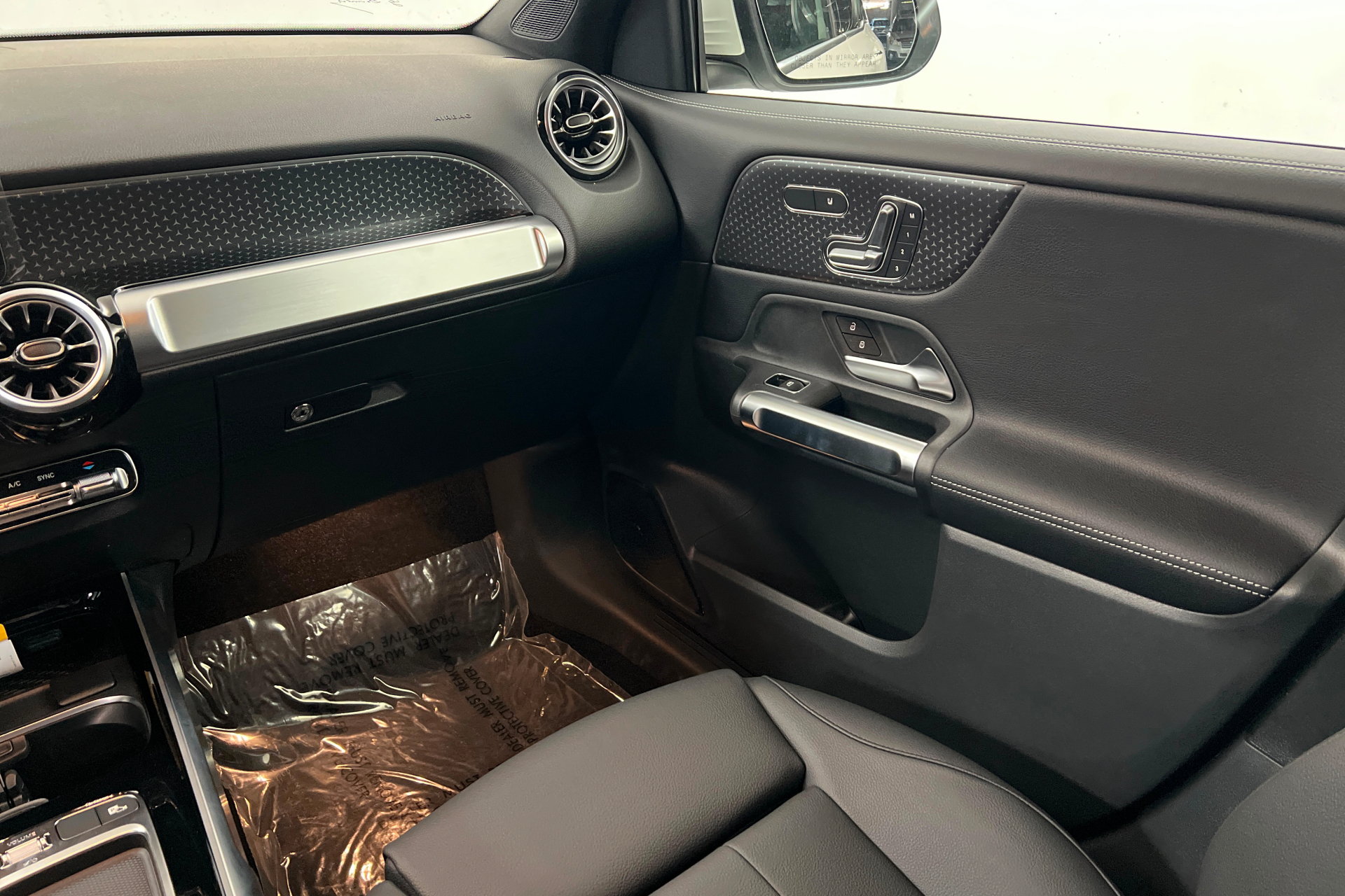 New 2026 Mercedes-Benz GLB 250 4MATIC image 10