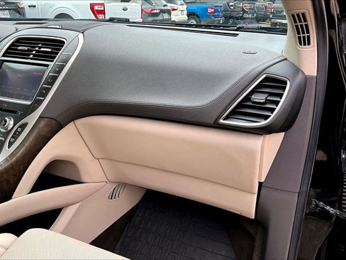 Used 2020 Lincoln Nautilus Reserve w/ Equipment Group 202A image 19