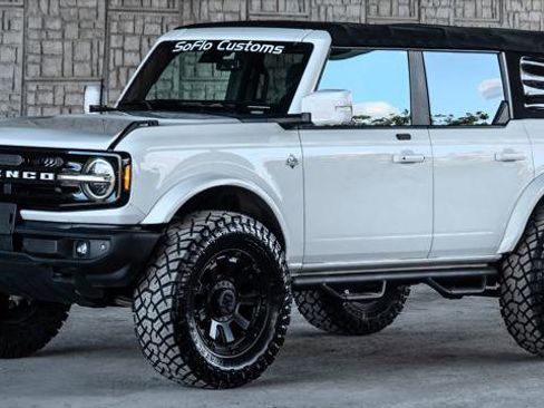 Used 2021 Ford Bronco Outer Banks image 3