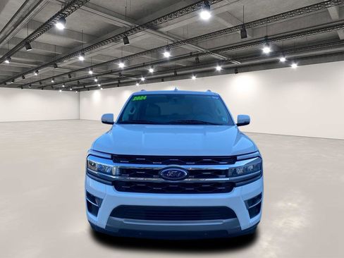 Used 2024 Ford Expedition Limited image 2