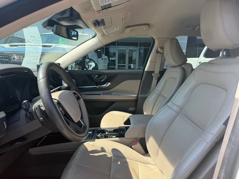 Used 2023 Lincoln Corsair Reserve FWD image 12