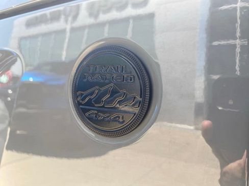 Used 2022 Jeep Wrangler Unlimited Sahara AWD/4WD image 36