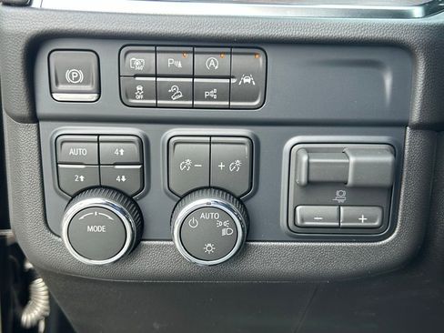 New 2026 Chevrolet Tahoe LS w/ LS Custom Edition AWD/4WD image 31