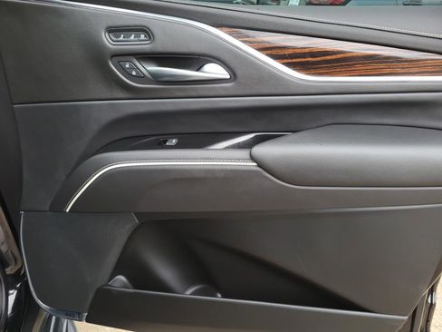 Used 2021 Cadillac Escalade ESV Premium Luxury AWD/4WD image 7