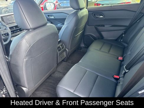 Used 2023 Nissan Rogue SV w/ SV Premium B Package image 16