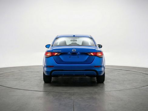 Used 2025 Nissan Sentra SV image 7