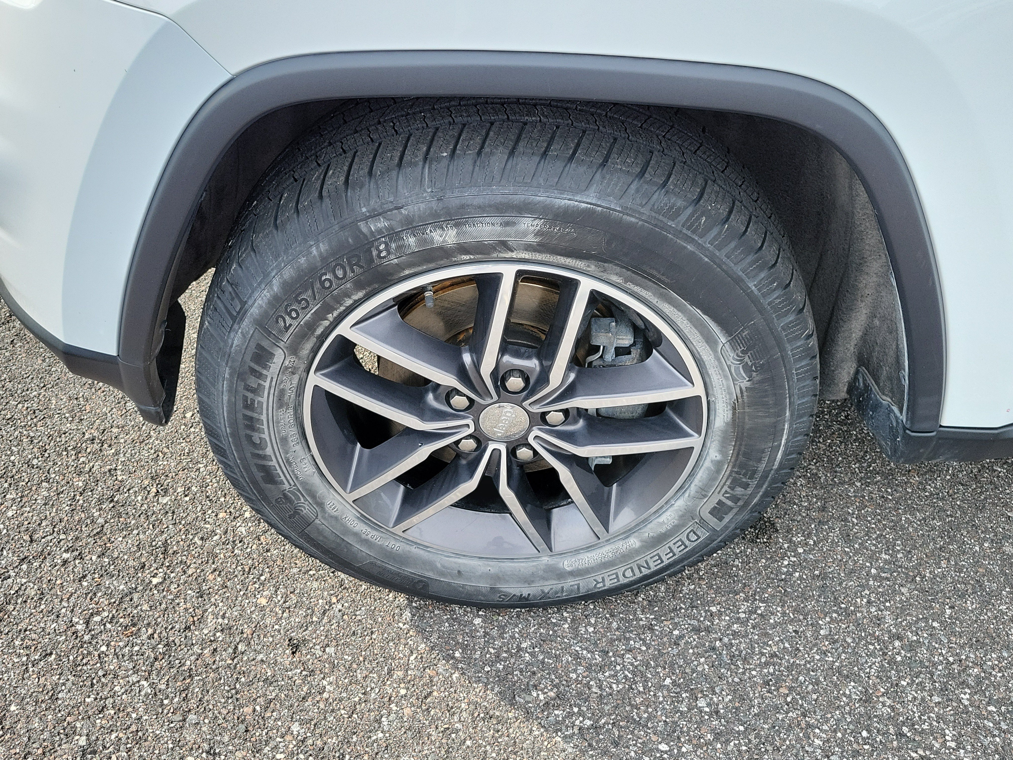 Used 2018 Jeep Grand Cherokee Limited w/ Luxury Group II RWD image 38