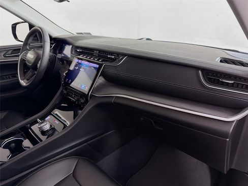 Used 2023 Jeep Grand Cherokee L Limited image 30