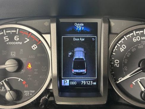 Used 2021 Toyota Tacoma SR5 AWD/4WD image 23