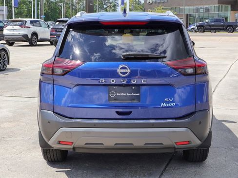 Used 2023 Nissan Rogue SV w/ SV Premium B Package image 5