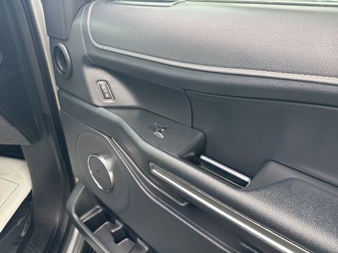 Used 2024 Ford Expedition XLT image 14