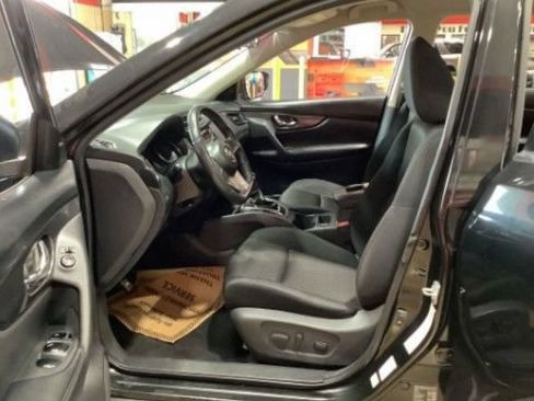 Used 2017 Nissan Rogue SV AWD/4WD image 12