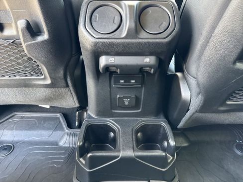 Used 2023 Jeep Gladiator Rubicon AWD/4WD image 27