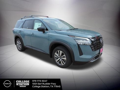 New 2026 Nissan Pathfinder SL FWD image 3