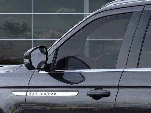 New 2026 Lincoln Navigator Premiere AWD/4WD image 20