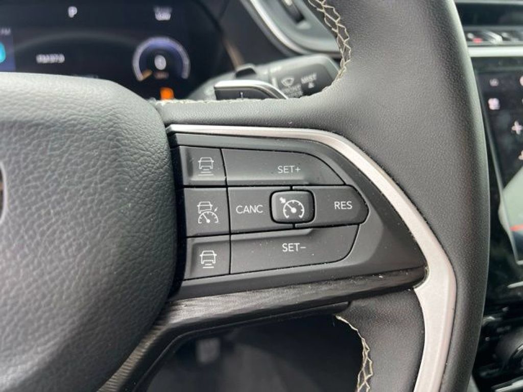 Used 2023 Jeep Grand Cherokee L Laredo AWD/4WD image 24