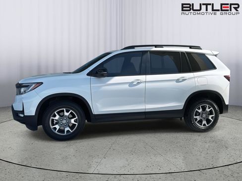 Used 2023 Honda Passport TrailSport image 4