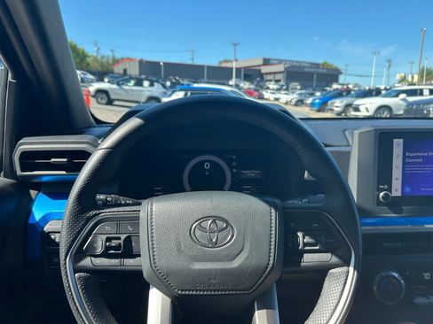 Used 2025 Toyota Tacoma TRD Off-Road AWD/4WD image 24