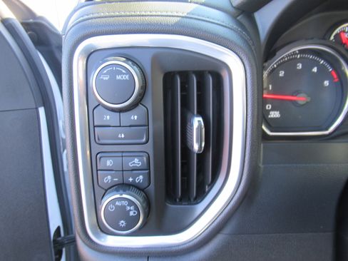 Used 2022 Chevrolet Silverado 2500 LT w/ Convenience Package image 13