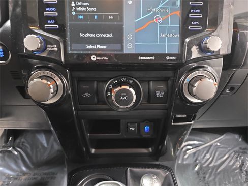 Used 2022 Toyota 4Runner TRD Off-Road Premium image 20