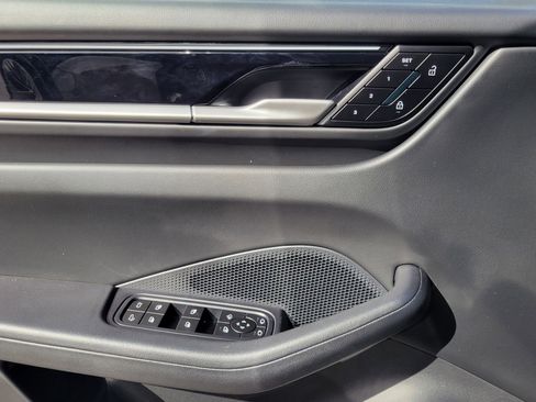 Used 2025 Porsche Macan 4S Electric image 24