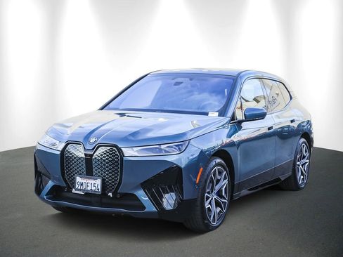 Used 2025 BMW iX xDrive50 w/ Premium Package AWD/4WD image 3
