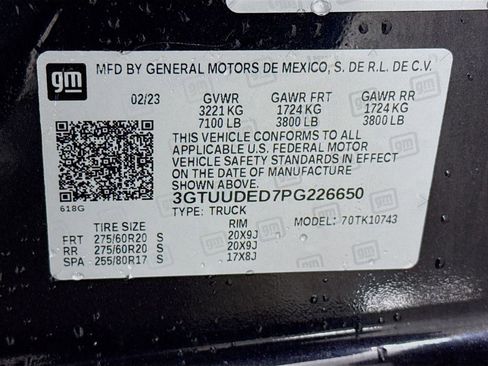 Used 2023 GMC Sierra 1500 SLT w/ SLT Premium Plus Package AWD/4WD image 32