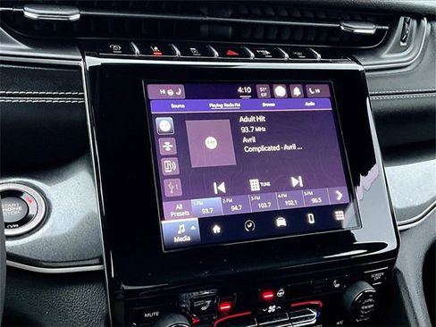 Used 2023 Jeep Grand Cherokee Altitude image 18