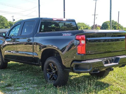 Used 2021 Chevrolet Silverado 1500 Custom Trail Boss w/ Midnight Edition AWD/4WD image 12
